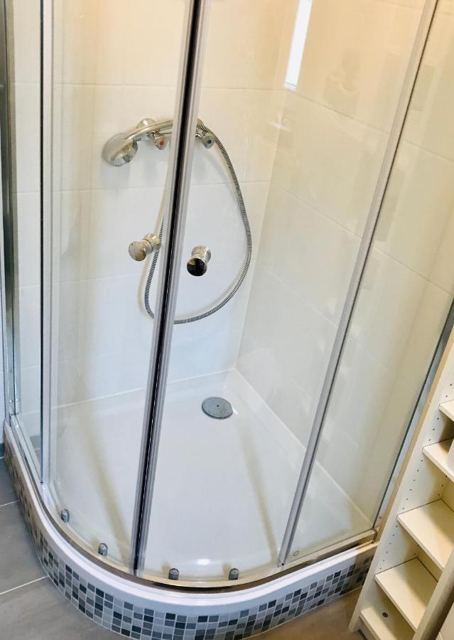Top Renoviertes Apartement In Bester Lage Von Homburg- 5 Fussminuten Zur Uniklinik Хомбург Екстериор снимка